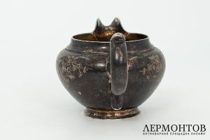 Молочник в неорусском стиле. Российская Империя, мастер А. Векман, 1871 год. Серебро.