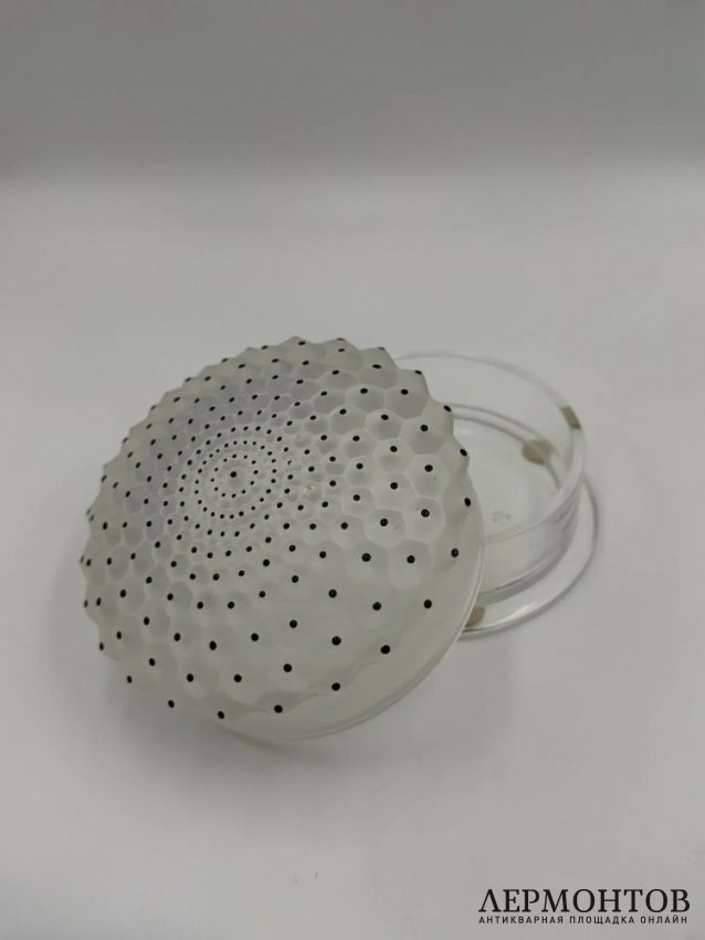 Пудреница «Cactus». Хрусталь, эмаль, Lalique, Франция