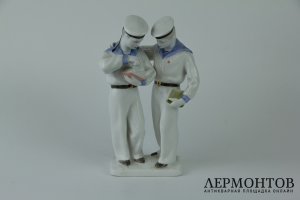 Статуэтка Нахимовцы. ЛФЗ, 1950-е гг. Фарфор, роспись.
