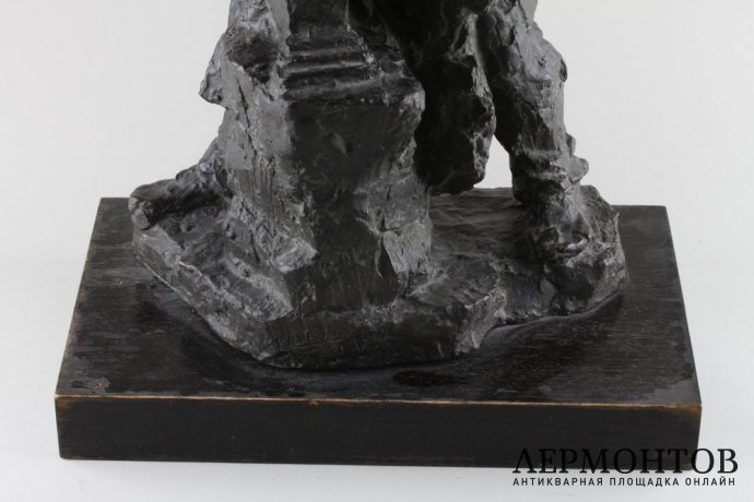 Скульптура Кузнец. Хорватия, сер. 20 в. Бронза.
