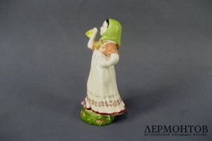 Юная плясунья. Фарфор. СССР, ЛФЗ, 50-е годы ХХ века.