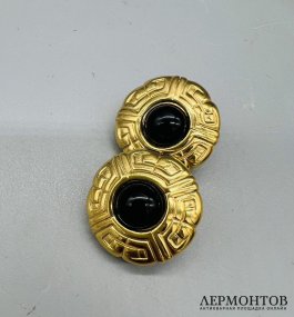 Клипсы с геометрическим орнаментом. Металл, позолота, Givenchy, Франция, 1980–1990 годы
