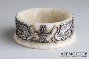 Солонка из камня. Фирма Болин. Серебро 84 пробы. Россия,начало 20 века. 