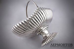 Ваза-сухарница в классическом стиле. Серебро 800. Германия, XIX век.