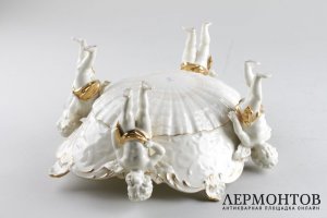 Фруктовница на ножках. Фарфор. SP Dresden. Германия. XX век.