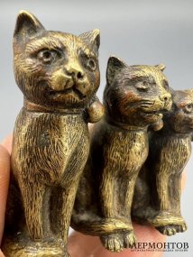 Статуэтка «Три кошки». Бронза, Австрия, 19 век