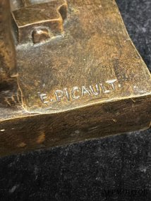 Скульптура Кузнец Работа победит все. Франция, Picault, 19 век. Бронза, патинирование