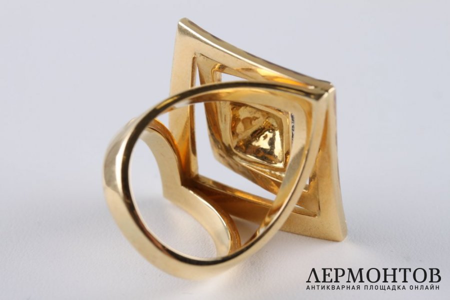 Кольцо с черными бриллиантами, бренд MELEKKIS. Золото.