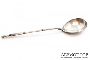Ложка с геометрическим декором. Российская Империя, г. Москва, 1899-1908 гг. Серебро.