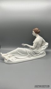 Скульптура «Обнажённая девушка с корзиной фруктов». Фарфор, роспись, Rosenthal, скульптор Hugo Meisel, Германия, 1930–1940 годы