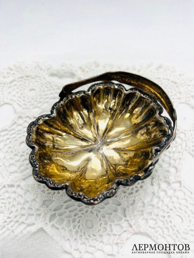 Бонбоньерка в стиле ампир. Серебро 84 пробы, Россия, 1859 год