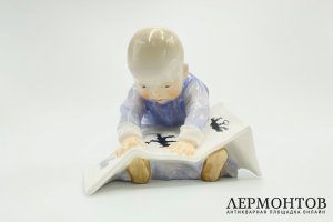Статуэтка Ребенок с книгой. Германия, Meissen, Konrad Hentschel, 1900-е гг. Фарфор.