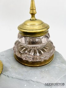 Чернильница с оленем. Бронза, стекло, камень, предположительно Россия, начало 20 века