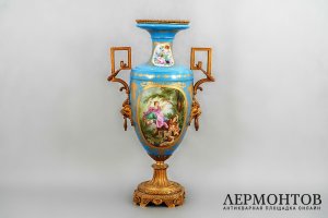 Ваза. Фарфор, бронза. Франция, Севр, рубеж XVIII-XIX веков.