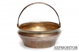 Вазочка. Серебро 84 пробы. Россия, 1908-1917 гг. Мастер И.Д. Прокофьев. 