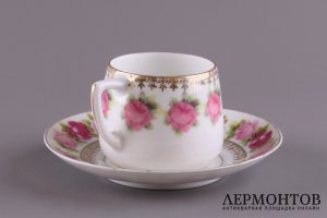 Кофейная пара с изображением розочек. Россия, завод Гарднера, XIX в.