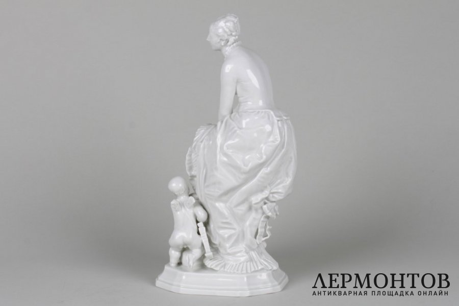 Статуэтка Дама с амуром. Германия, Meissen, авт. Paul Scheurich, 1-я пол 20 в. Фарфор