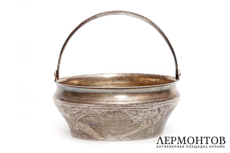 Вазочка. Серебро 84 пробы. Россия, 1908-1917 гг. Мастер И.Д. Прокофьев. 