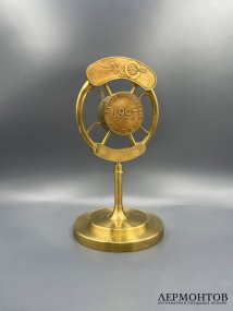 Награда «Эхо Москвы» «Информационный лидер 1997 года». Бронза, скульптор Зураб Церетели