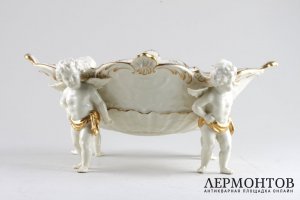 Фруктовница на ножках. Фарфор. SP Dresden. Германия. XX век.