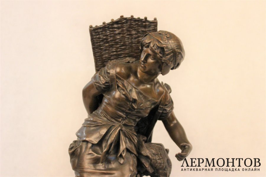 Скульптура. Сборщица ягод. Бронза. Матюрен Моро. Франция.