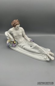 Скульптура «Обнажённая девушка с корзиной фруктов». Фарфор, роспись, Rosenthal, скульптор Hugo Meisel, Германия, 1930–1940 годы