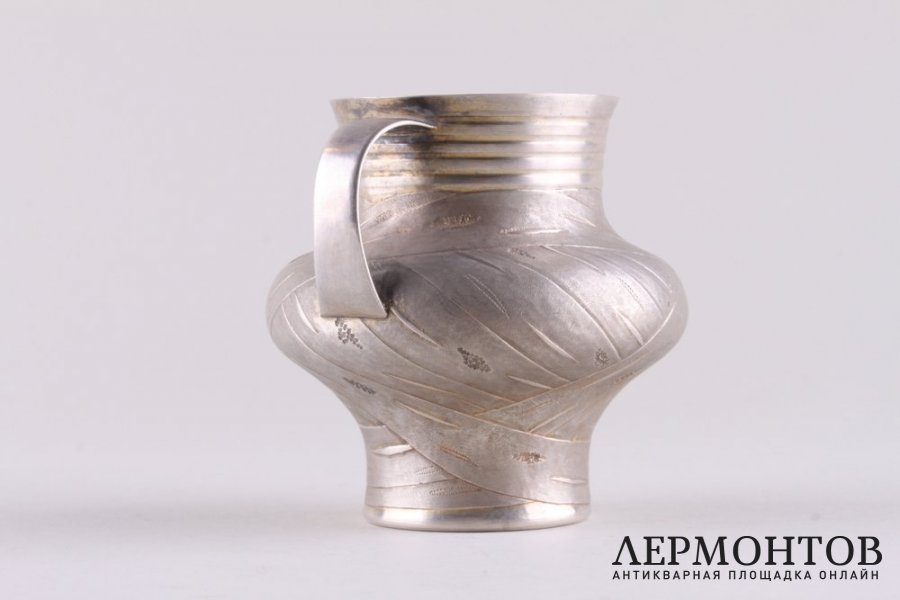 Молочник в русском стиле лоза. Серебро 84 пробы. Россия, 1866 год.