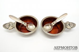 Парные солонки в стиле ар-деко. Серебро, эмаль. Дания, Georg Jensen, после 1945 года.