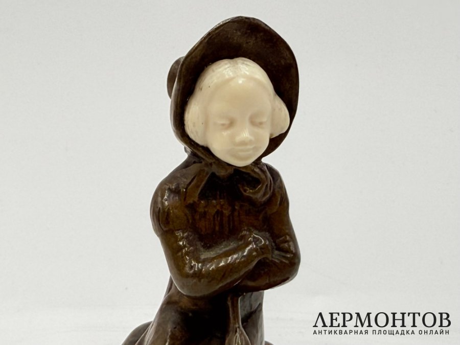 Статуэтка Девочка с зонтиком в ст. Модерн. Австрия, Терещук, 1900-е гг. Бронза, кость