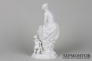 Статуэтка Дама с амуром. Германия, Meissen, авт. Paul Scheurich, 1-я пол 20 в. Фарфор