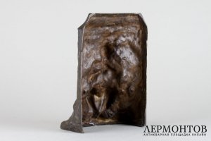 Барельеф Старик, играющий на свирели. Бронза. Россия, начало 20 века.