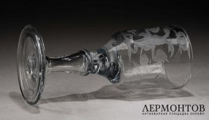 Рюмка с двуглавым орлом. Россия, 18 век. Стекло.