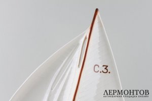Статуэтка Яхта. Фарфор. Фабрика Ditmar and  Urbach, Чехословакия, 1930-е годы.