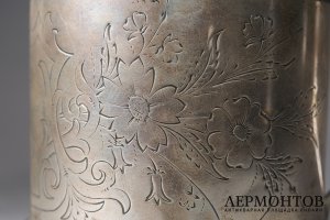 Подстаканник с гравировкой в виде цветов. Россия, мастер ТН, нач. 20 в. Серебро 84 пр