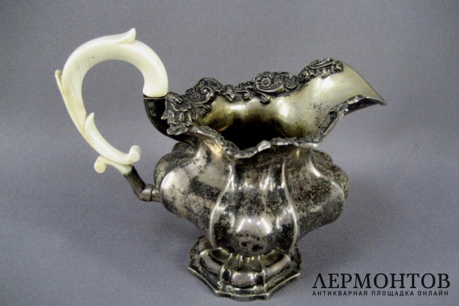 Чайный сервиз. Серебро 84 пробы, кость. Россия, 1842 год.