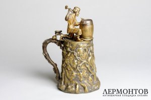 Кружка мужик-бондарь для хранения сигар. Россия,  Санкт -Петербург, 1860-е гг. Бронза