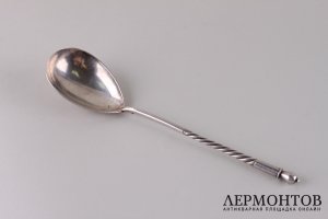 Сервировочна ложка с витой ручкой Приятный аппетит.  Россия, Москва, 1899-1908 гг.