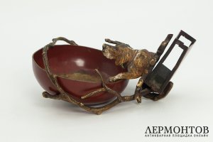 Пепельница с фигурой собаки. Австрия, Вена, начало 20 века. Бронза, литье, крашение.