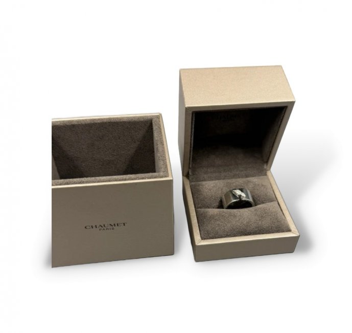 Кольцо «Liens» с бриллиантами. Белое золото 750 пробы, Chaumet, Франция, 2008 год