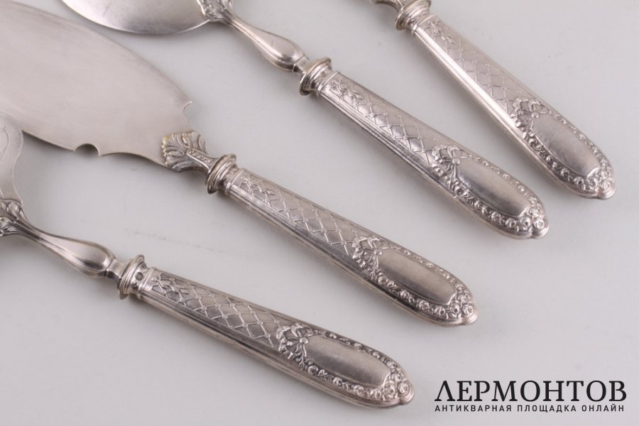Крупный сервировочный набор из 4-х приборов. Франция, нач. 20 века. Серебро 950 пробы