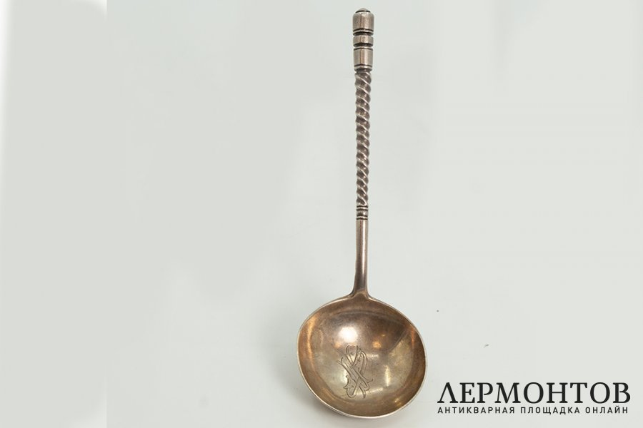 Ложка для меда или варенья. Российская Империя, 1880-е гг. Серебро 84 проба.