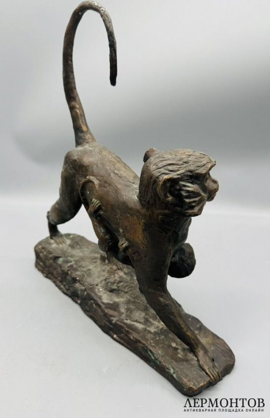 Статуэтка «Обезьяна с малышом». Бронза, скульптор Е. Торич, 1988 год