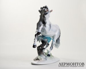 Статуэтка «Скачущий конь». Фарфор, Rosenthal, Германия, 1980 год