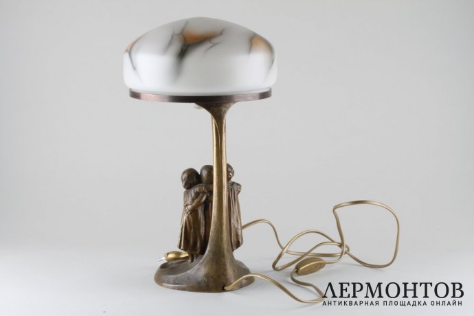 Лампа в стиле модерн с фигурами троих детей. Австрия, Вена, автор модели П. Терещук.