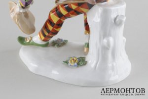 Статуэтка Арлекин.  Германия, мануфактура Meissen, авт. J Kandler, нач. 20 в. Фарфор.
