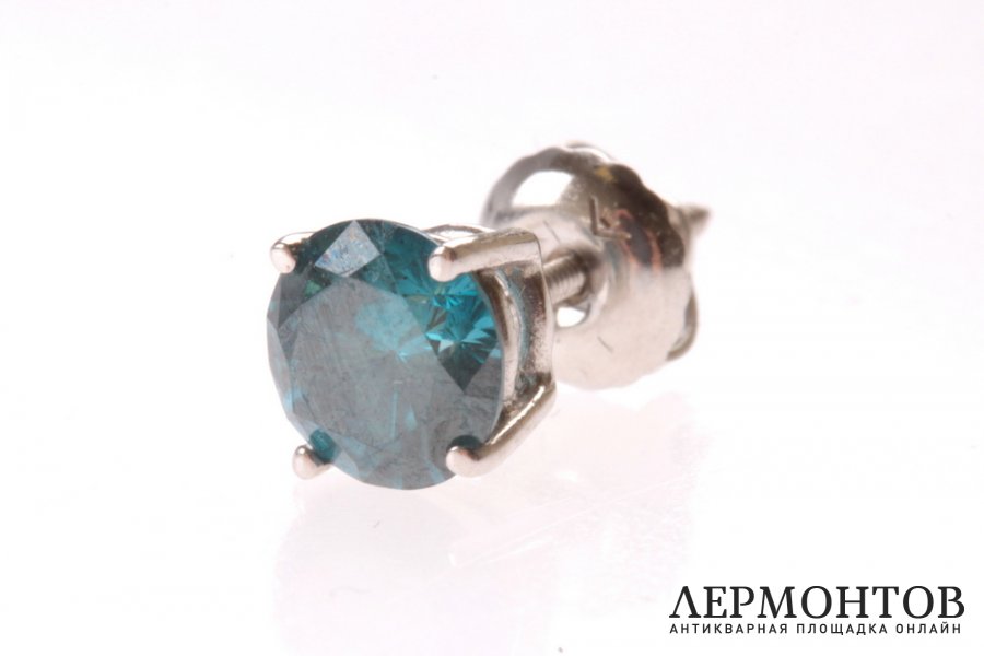 Серьга пусета. Голубой бриллиант 0,75 k. Золото 585 пробы.
