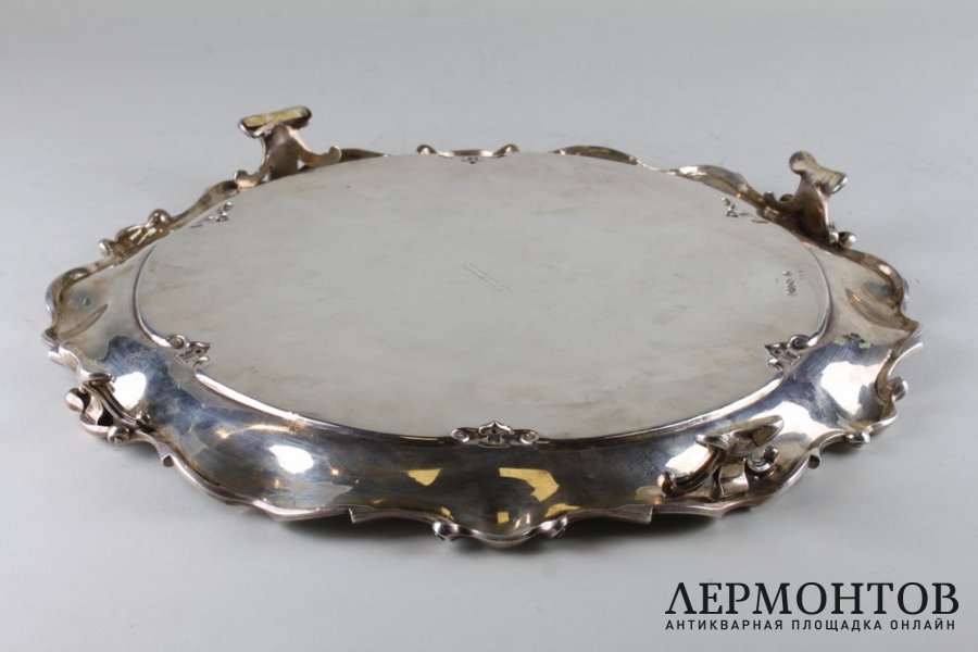 Поднос круглый на ножках. Серебро 925 пробы.  Англия, 1880 год.