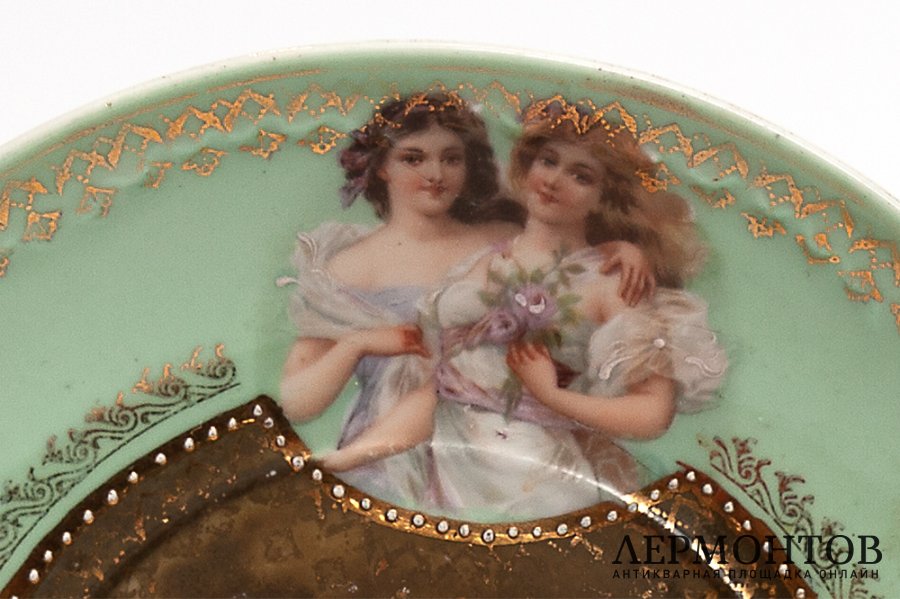 Чайная пара Барышни в саду. Россия. 1894-1917 гг.  Рыбинский завод М.С. Кузнецова