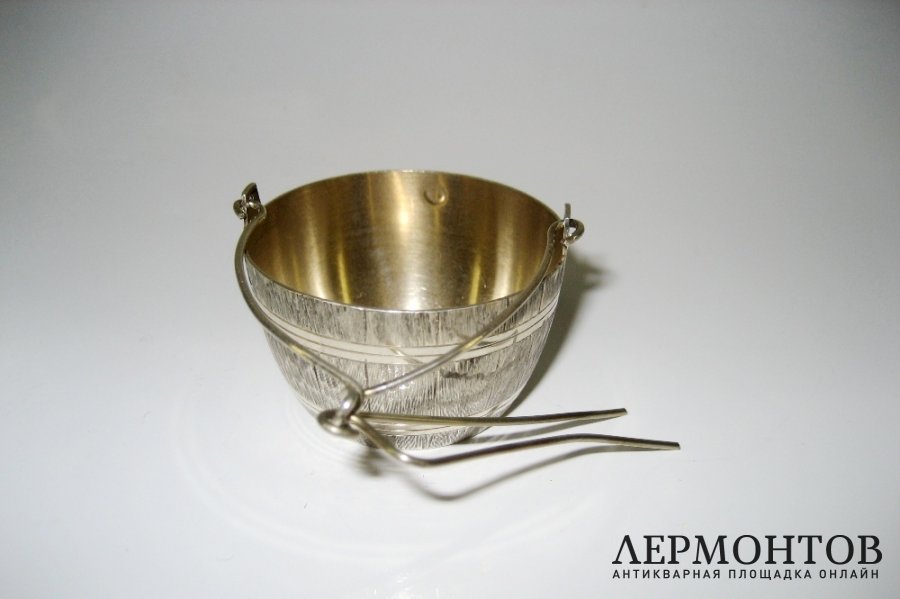 Ситечко Ведро. Серебро 950 пробы, золочение. Франция, XIX век.