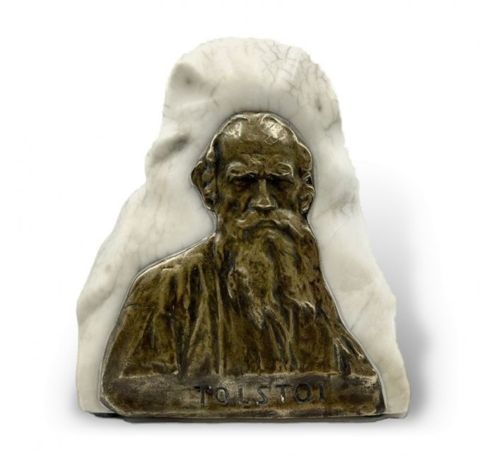 Стела Лев Толстой. Германия, 1900-е гг. Бронза, алебастр.